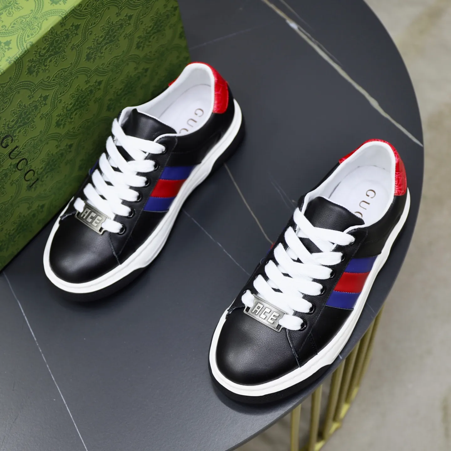 Ex-factory price: 500💰🙅‍♂️🙅‍♂️🙅‍♂️ Brand: Gucci GuCCI Standard code: 38-44 (45 customized) Grade: Same as the official website Material: Original leather splicing Comfortable and breathable pigskin lining Lightweight and wear-resistant sports outsole Style category: Men's fashionable casual shoes Running sneakers Distinguished luxury brand elements Top luxury Color: actual picture color